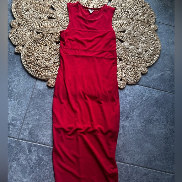 Red Guess mesh cutout bodycon midi dress. Size medium. EUC. - Picture 11 of 11